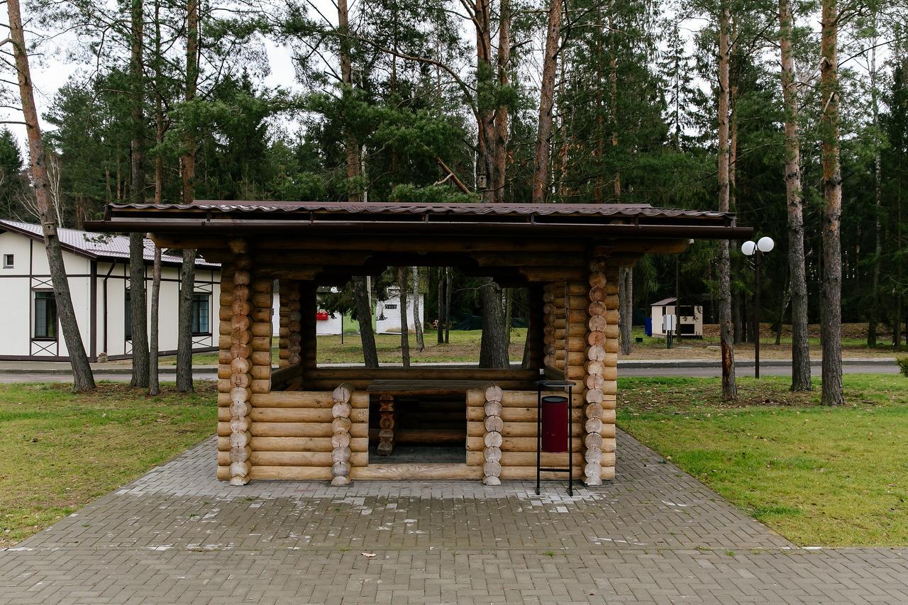 Baza Otdykha Chaika Hotel Zhodzina Exterior photo